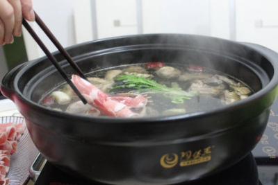 在家做火锅你知道怎样做汤底吗?其实很简单就可以做的很好吃