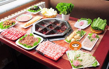 火锅味道怎样，汤底和蘸料各占一半的因素，这些蘸料你都吃过？