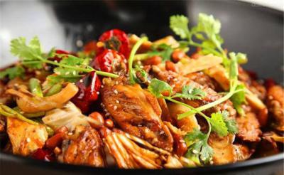 如何选择适合的麻辣香锅技术培训班？蜀味缘培训机构介绍