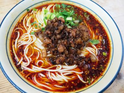 正规面食培训学校费用解析：蜀味缘面食技术培训多少钱？