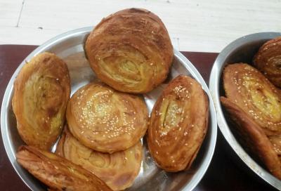 军屯锅盔技术培训学校地址在哪里？蜀味缘餐饮技术培训学校一对一教学