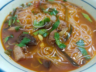 在哪里有米粉技术培训的学校？蜀味缘小吃培训班