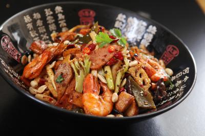 麻辣香锅技术培训班多少钱？蜀味缘小吃培训班比较合理