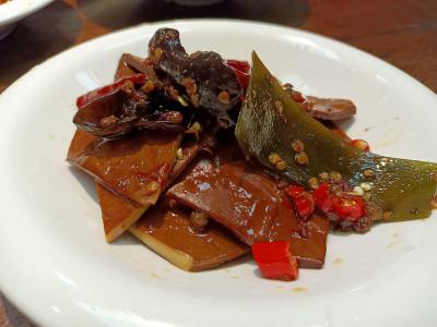 绝味鸭脖技术培训怎么样？蜀味缘餐饮培训学校比较好！
