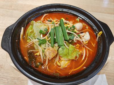 成都餐饮米线技术培训中心哪家专业？蜀味缘砂锅米线技术培训班深度解析