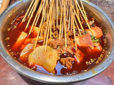 冷锅串串技术培训多少钱？蜀味缘冷锅串串做法教程与摆摊经营指南